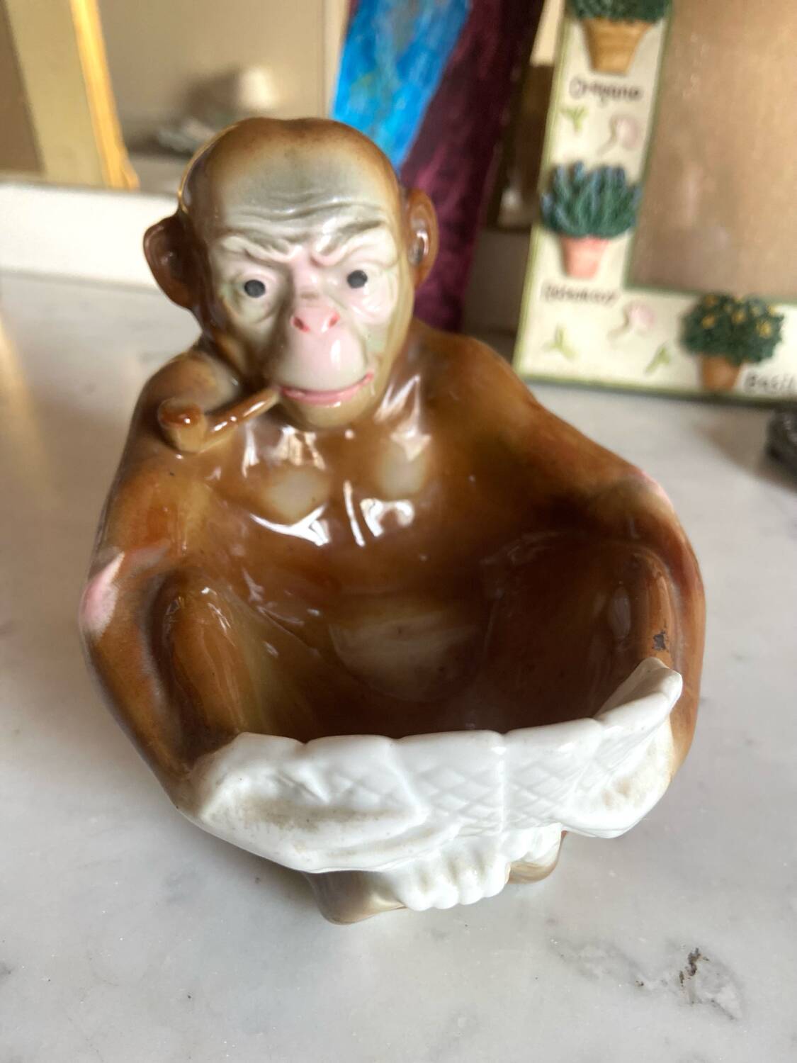 Pipe holder, ashtray or monkey pocket emptier