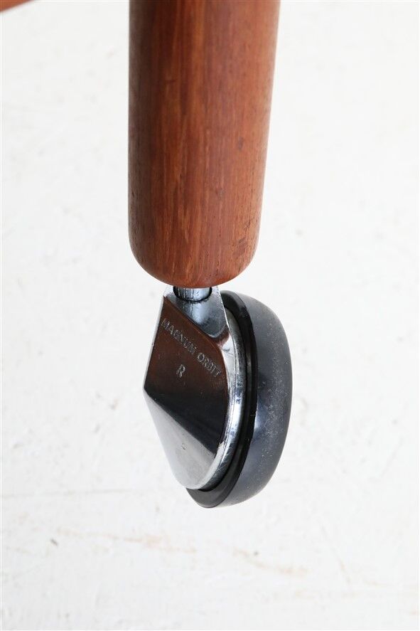 "AT-45" teak serving trolley by Hans Wegner for Andreas Tuck / Mid-century Danish modern design / 1960s