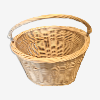 White wicker bicycle basket