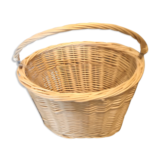 White wicker bicycle basket