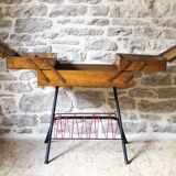 Scoubidou magazine worker