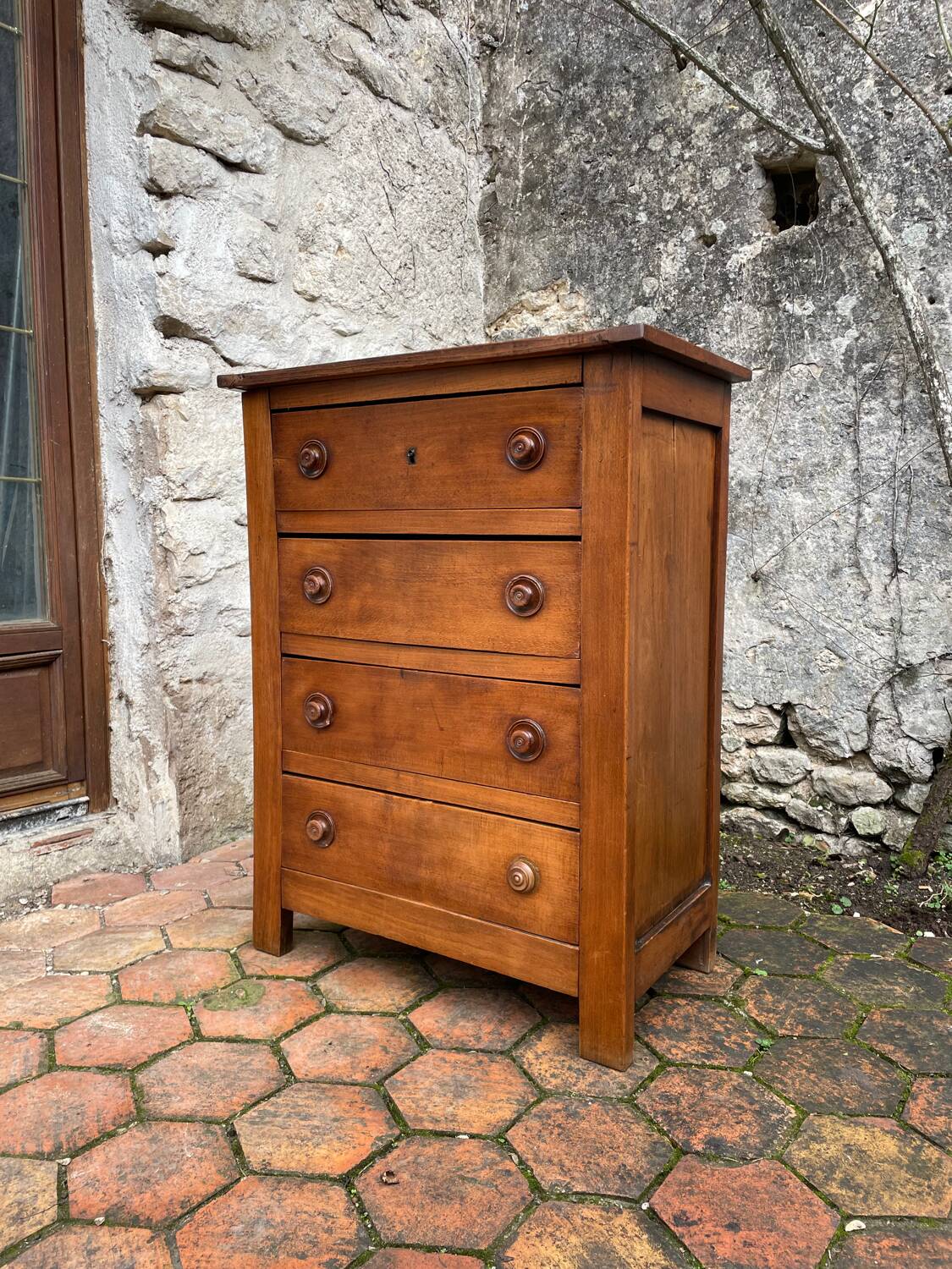 Antique chest of drawers