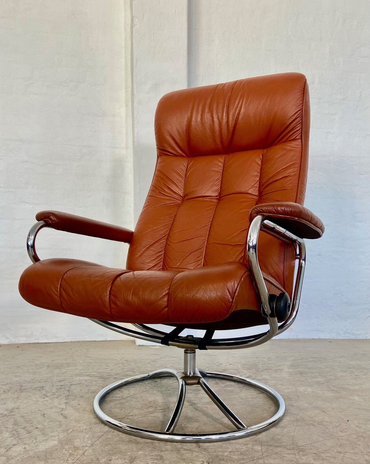 Vintage retro Ekornes Stressless reclining lounge chair & stool 1960s
