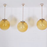 Suspensions globes en verre soufflé sur tige