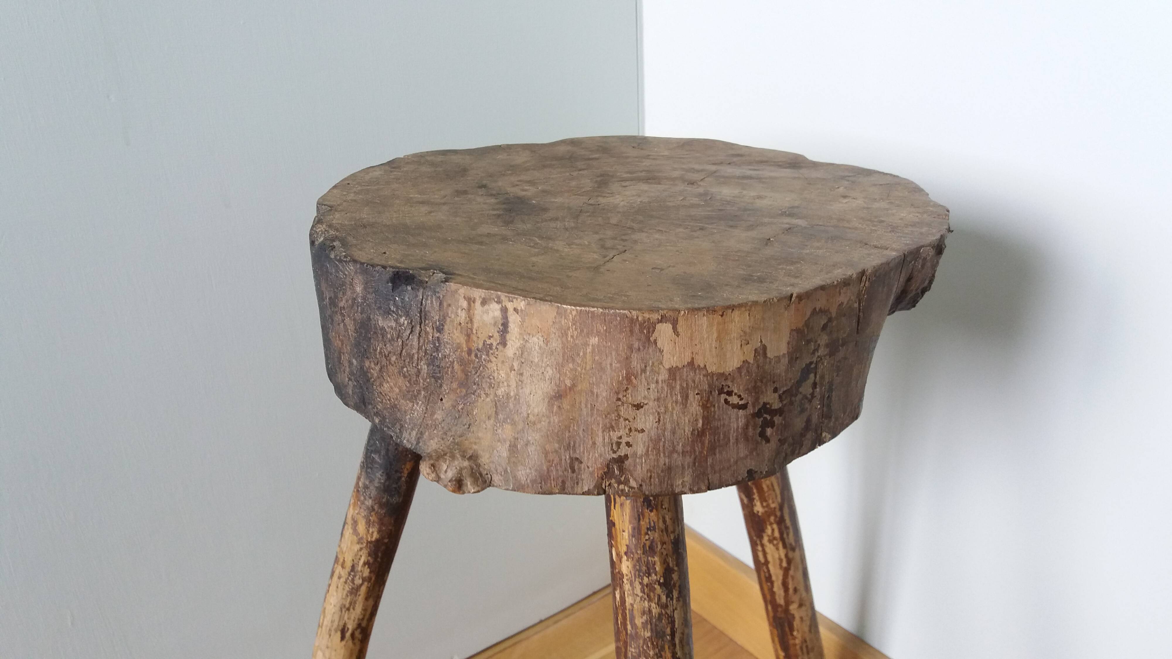 Brutalist tripod farm stool