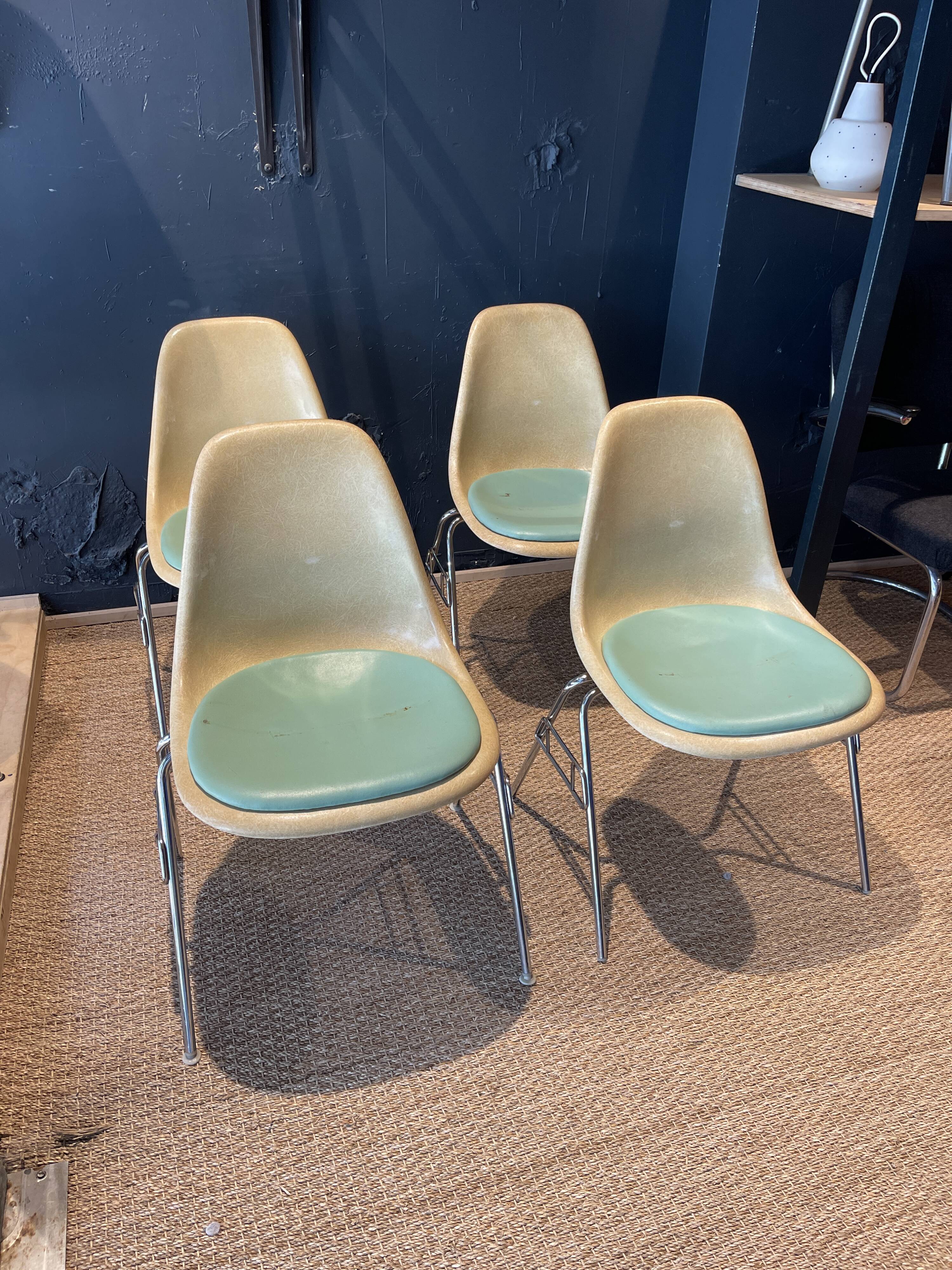 Set of 4 DSS chairs by Eames for Herman Miller, 1950s