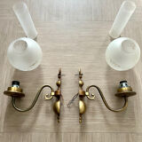 Paire d’appliques murales vintage en laiton et verre dépoli gravé