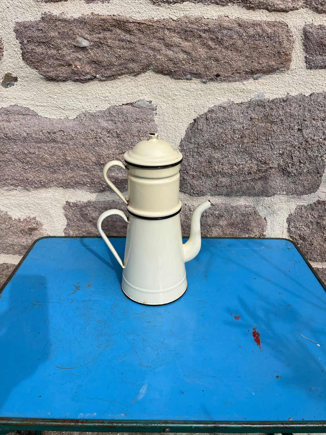 Enamelled coffee maker