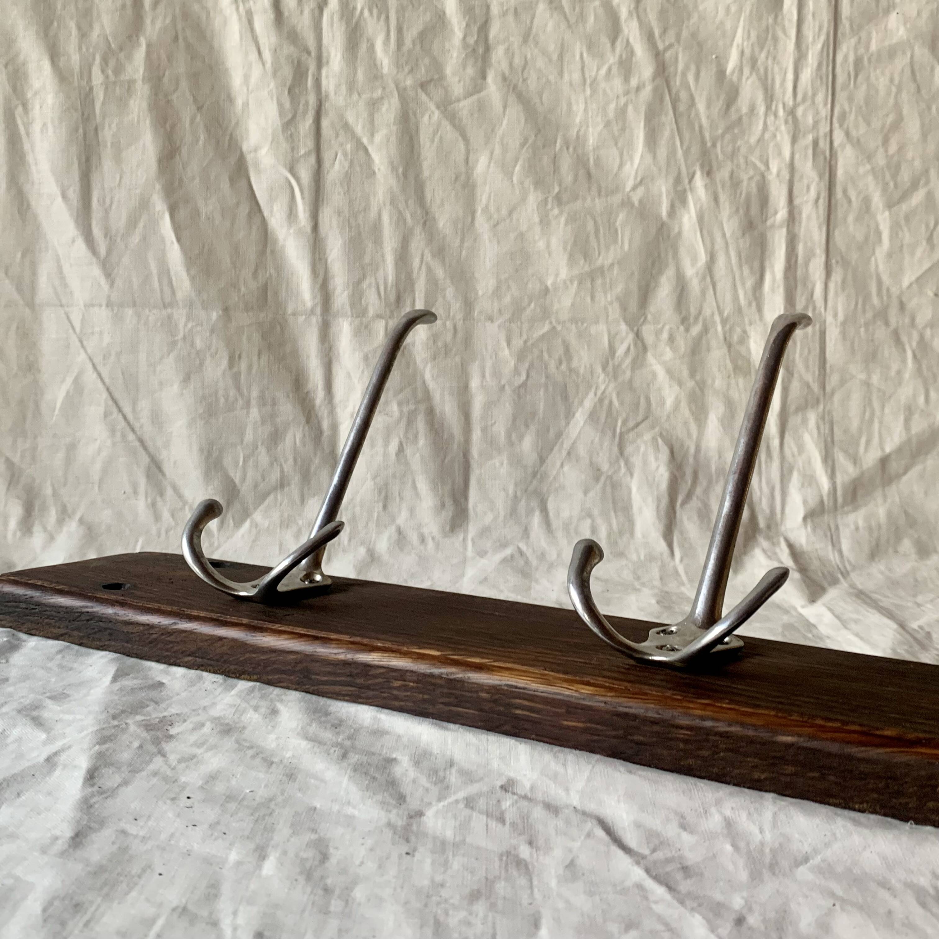 Vintage wall-mounted coat rack in solid wood - 3 cast aluminum hooks