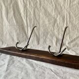 Vintage wall-mounted coat rack in solid wood - 3 cast aluminum hooks