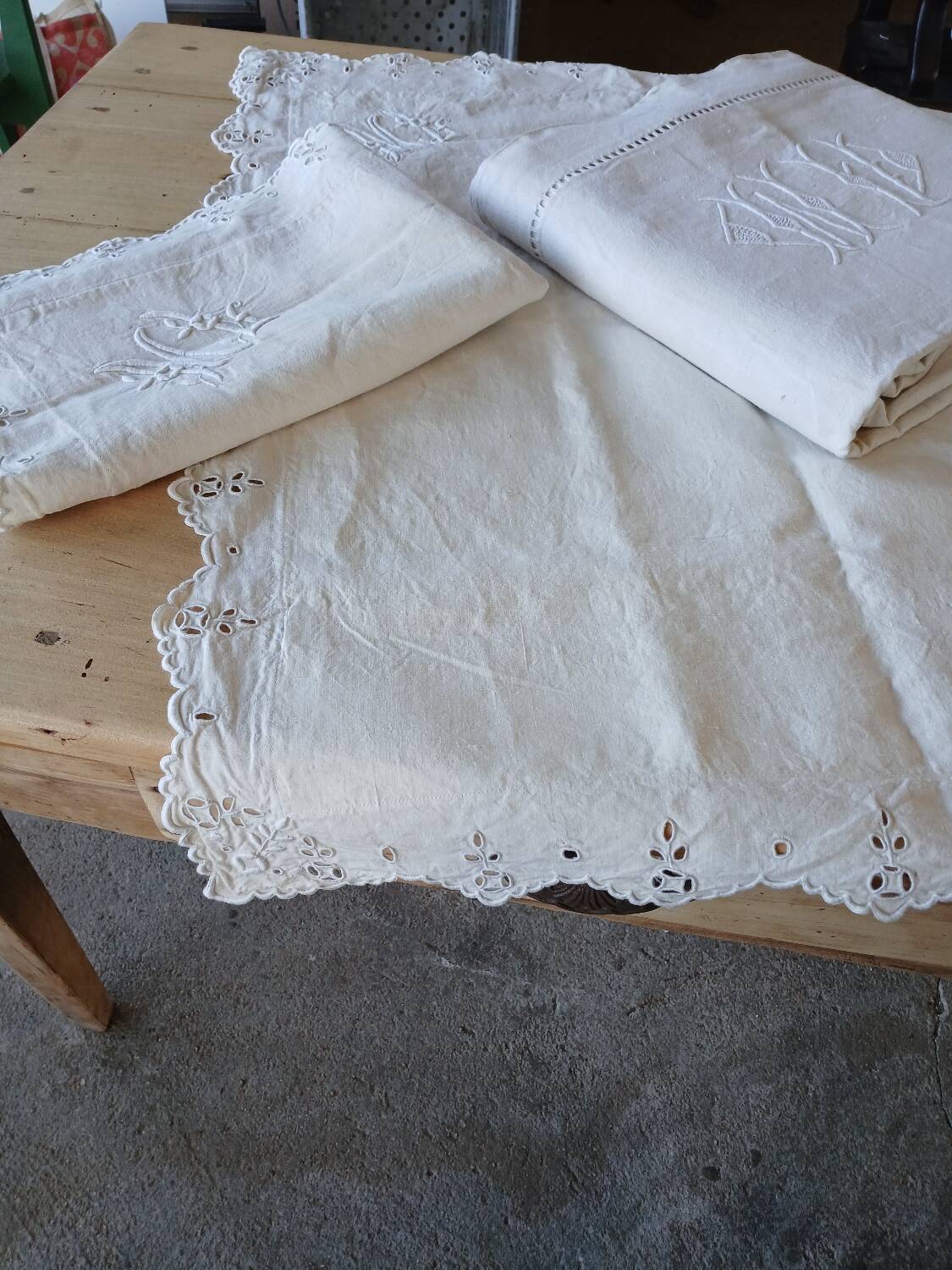 Antique flat sheet and 2 pillowcases set