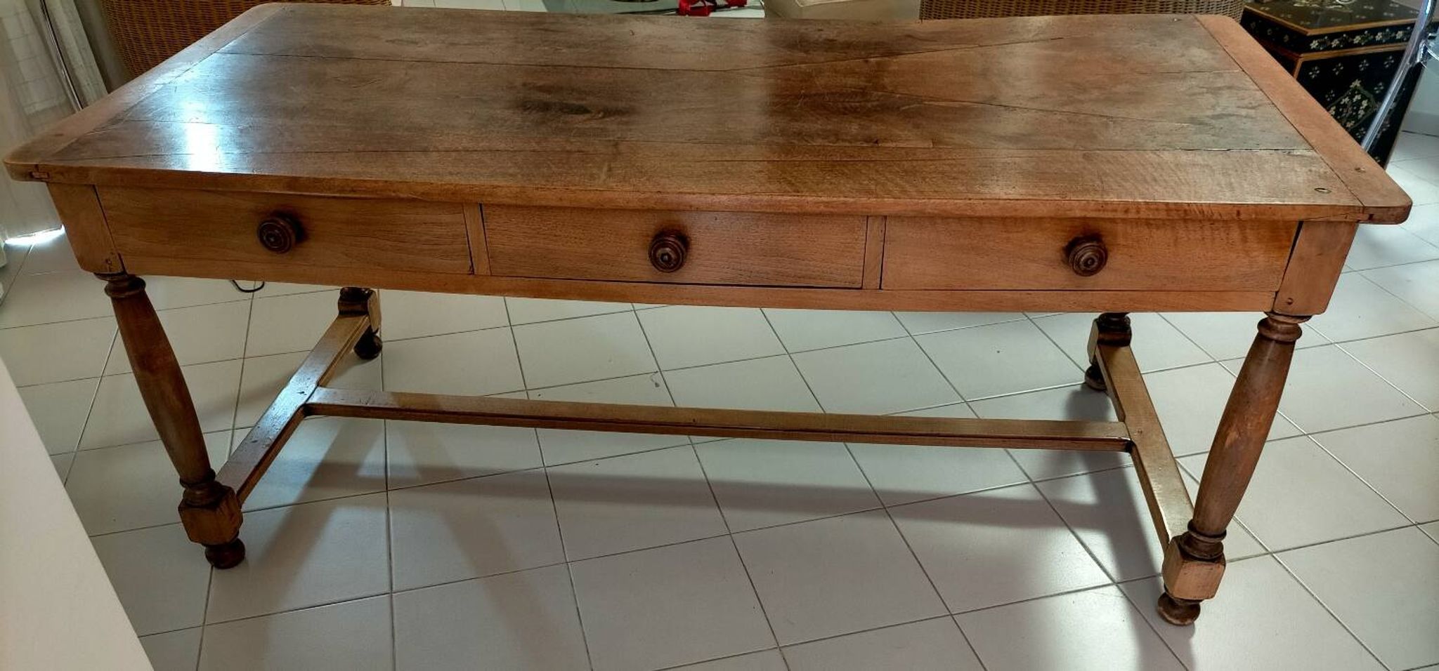 Farm table