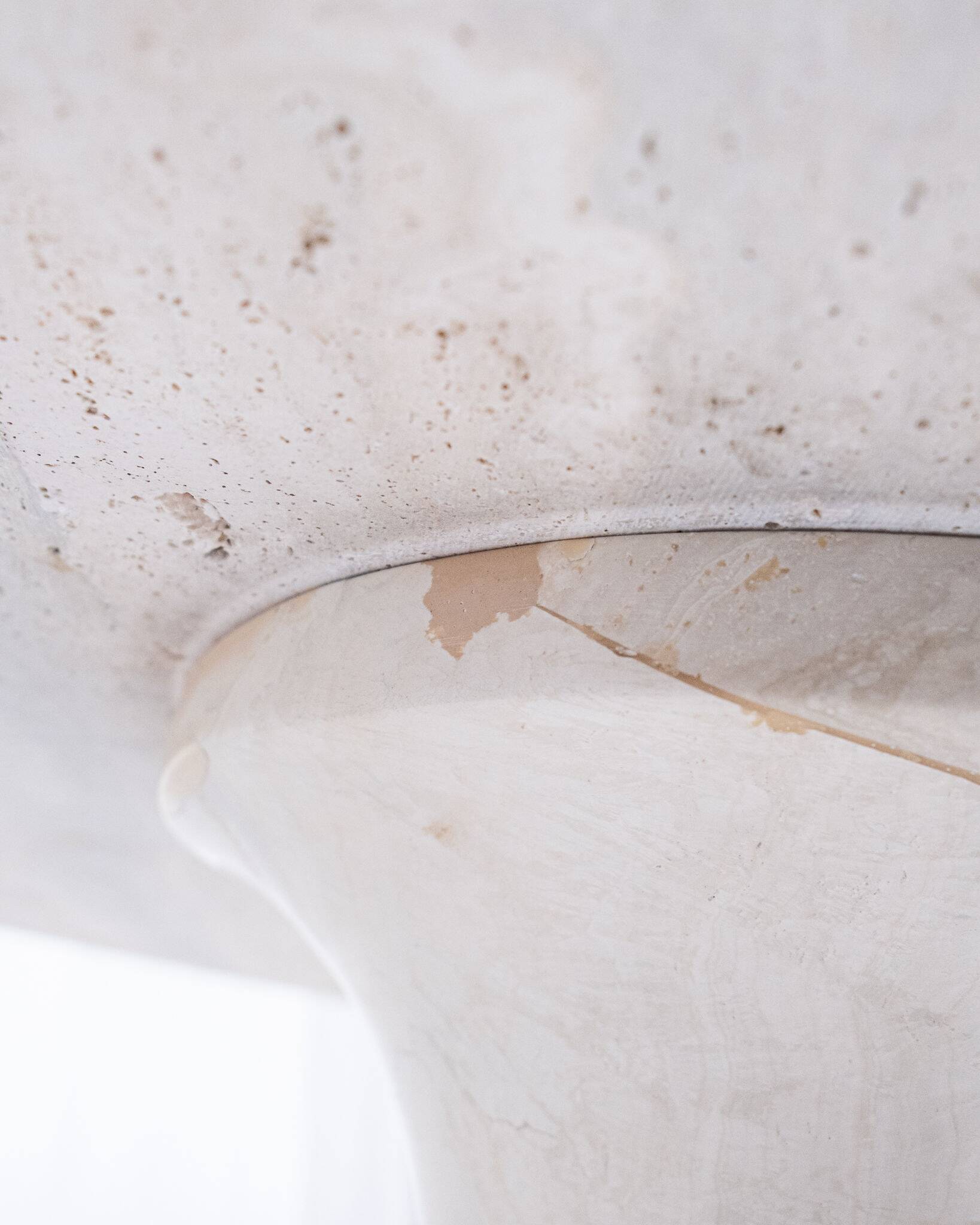 Pedestal dining table in travertine, Stone International, Italy, 1970s