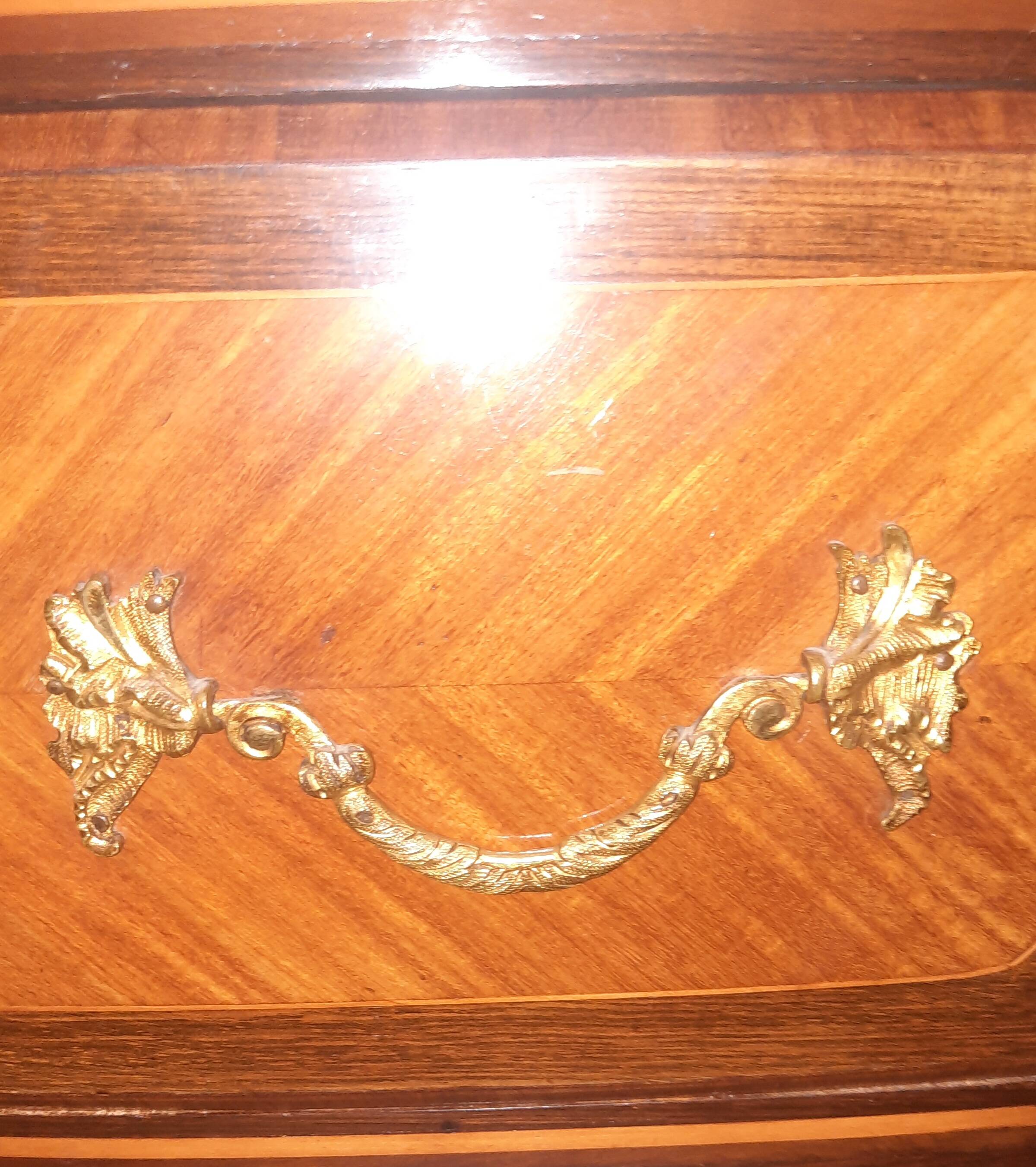 Commode en marquetterie style Louis XIV 9