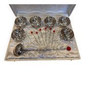 Service de cerises à l’alcool