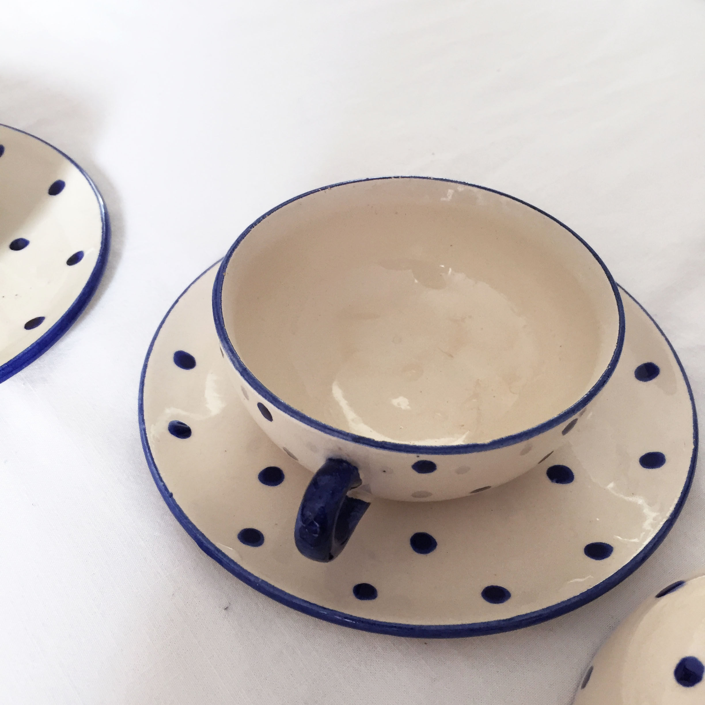 6 cups and saucers for tea or coffee St Clément