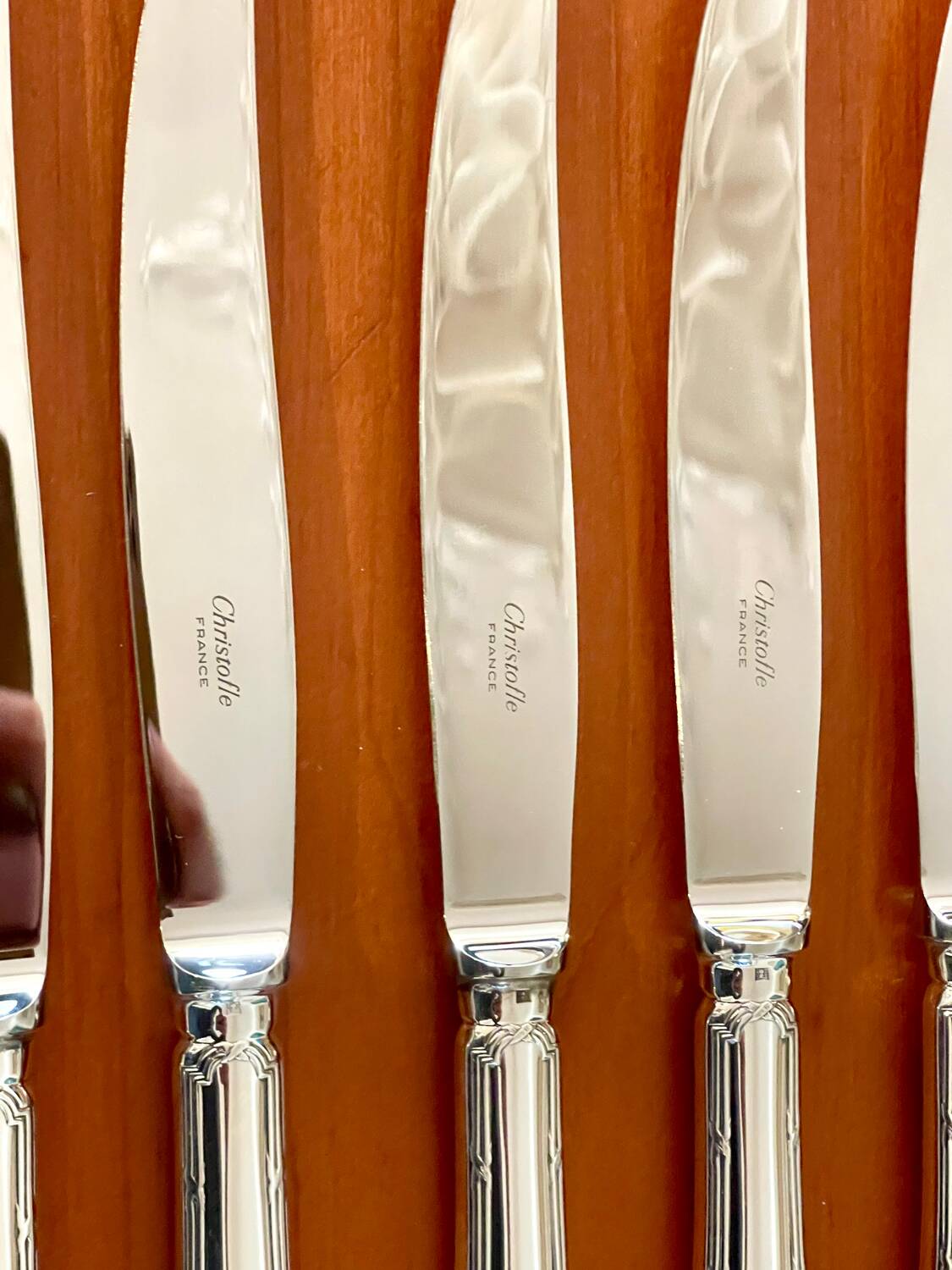 Christofle crossed ribbons, cutlery set for 6 people in new condition, 24 pieces.