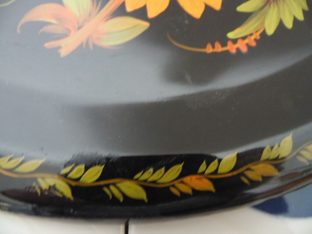 Decorative plate Khokhloma