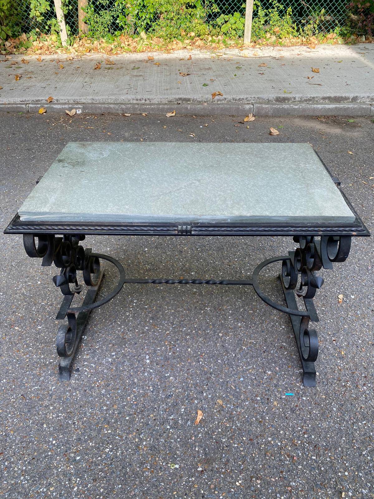 Table basse vintage fer forgé et marbre gris 80x50