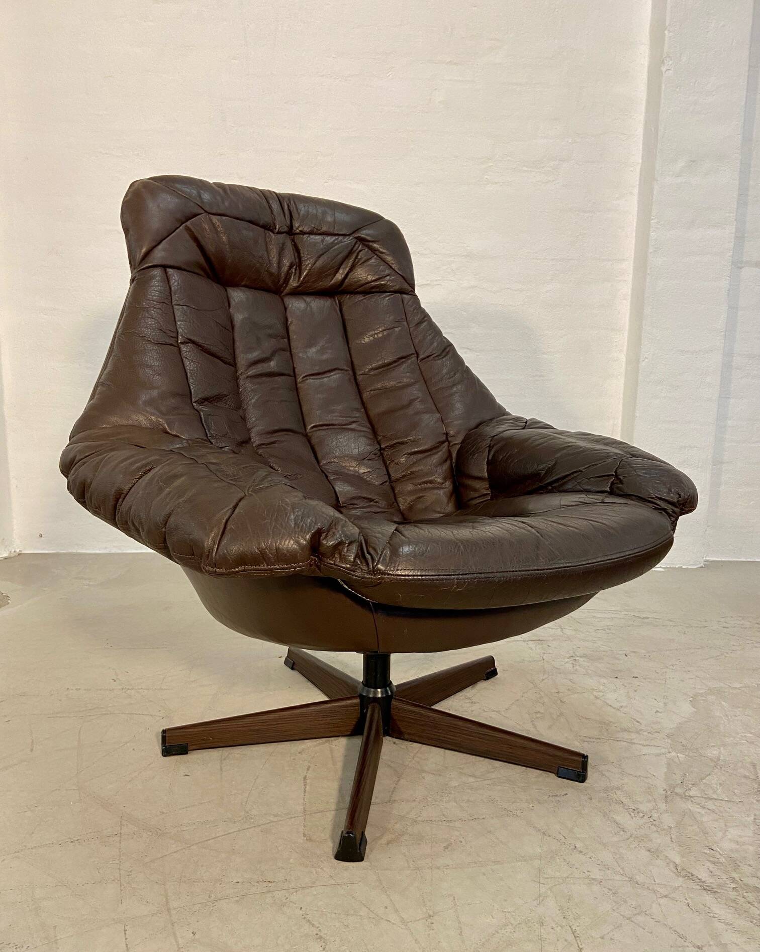 Vintage danish mid century leather swivel egg chair by bramin 1960,s