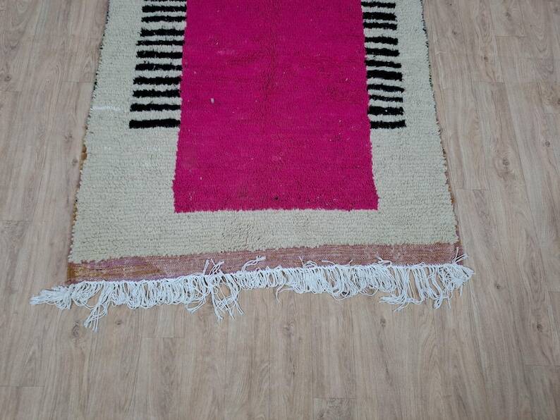 Traditional hand-woven Beni Ouraine rug, size 150 x 250 cm