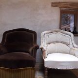 Pair of large toads to retap