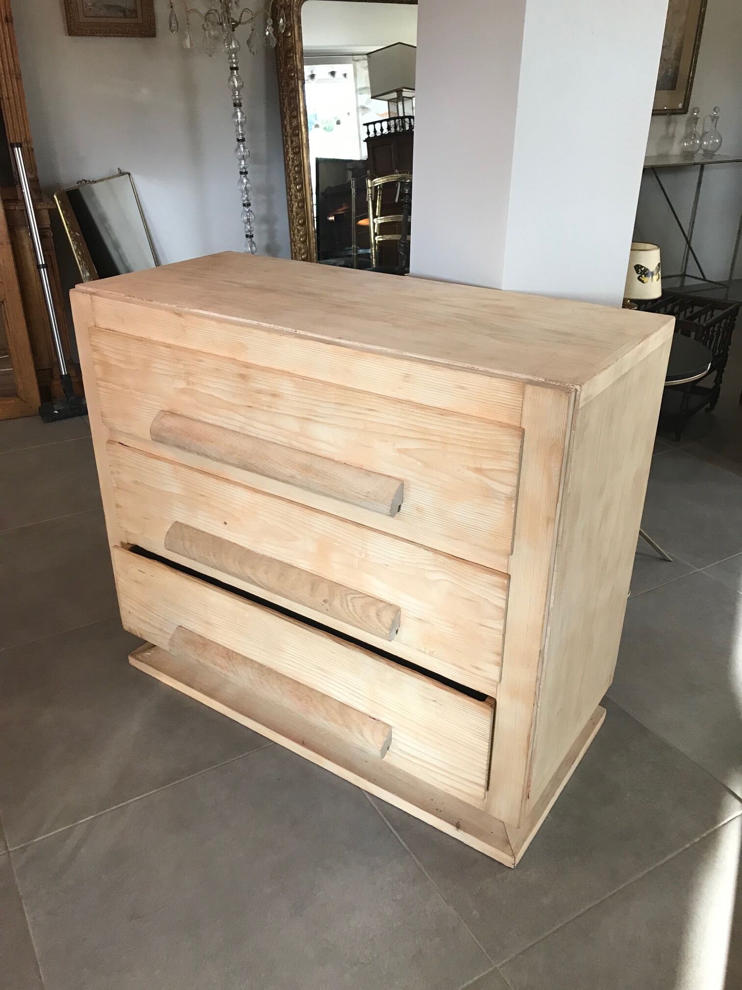Chest of drawers in fir from the 1940s