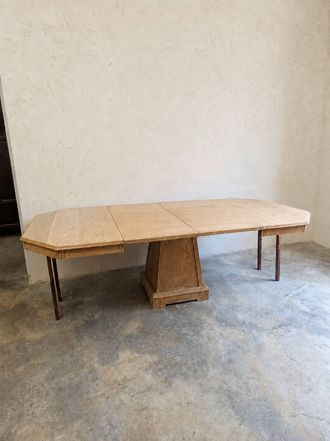 Art Deco oak extendable table – 114 to 228 cm
