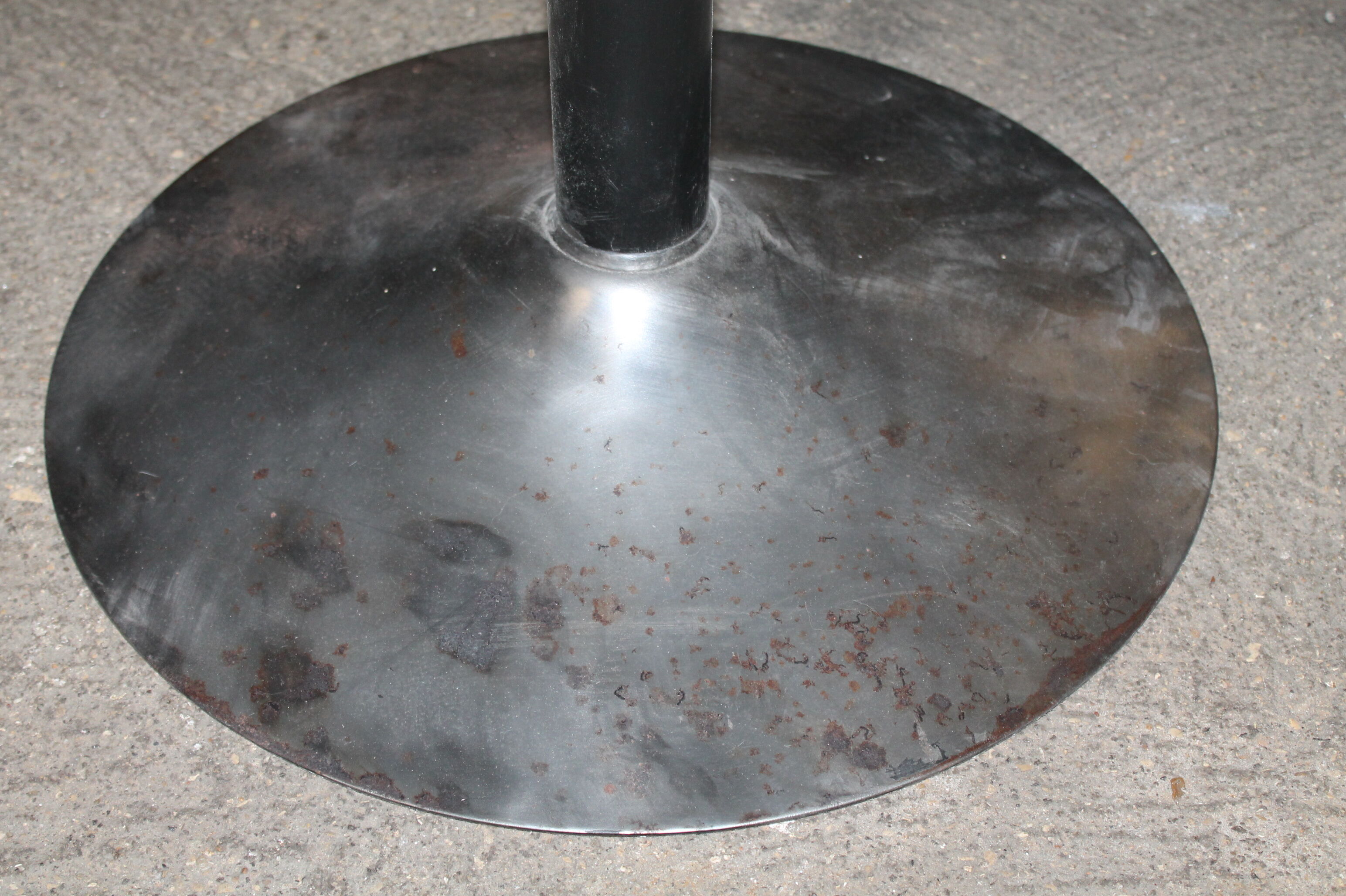 Marble round table and chairs