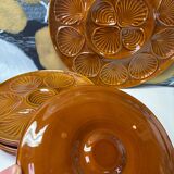 Shell-shaped plates and dishes set