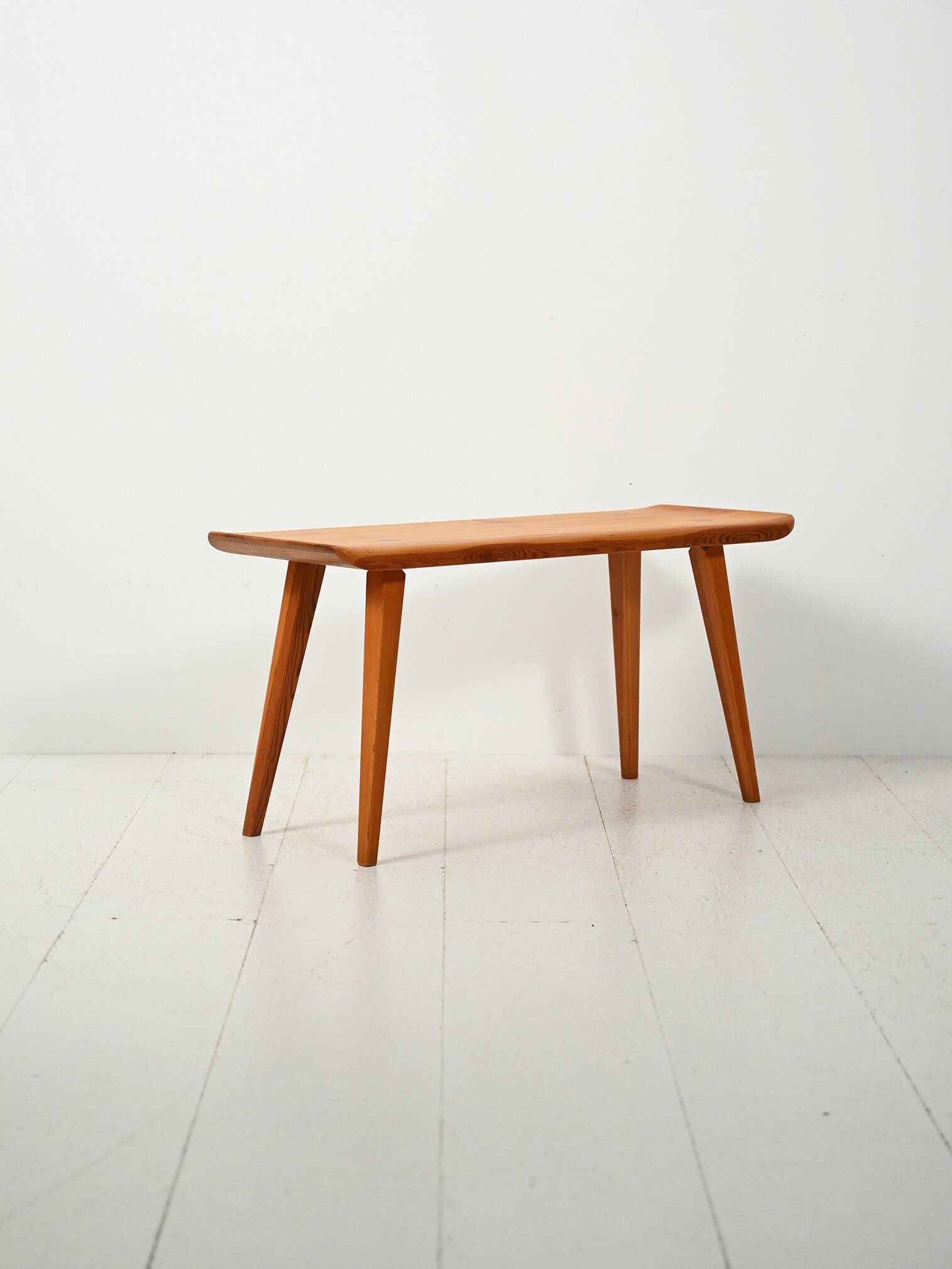 Banc en pin 'Visingsö' par Malmsten