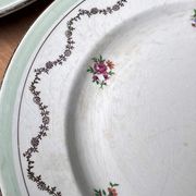 Set of 2 mismatched serving dishes