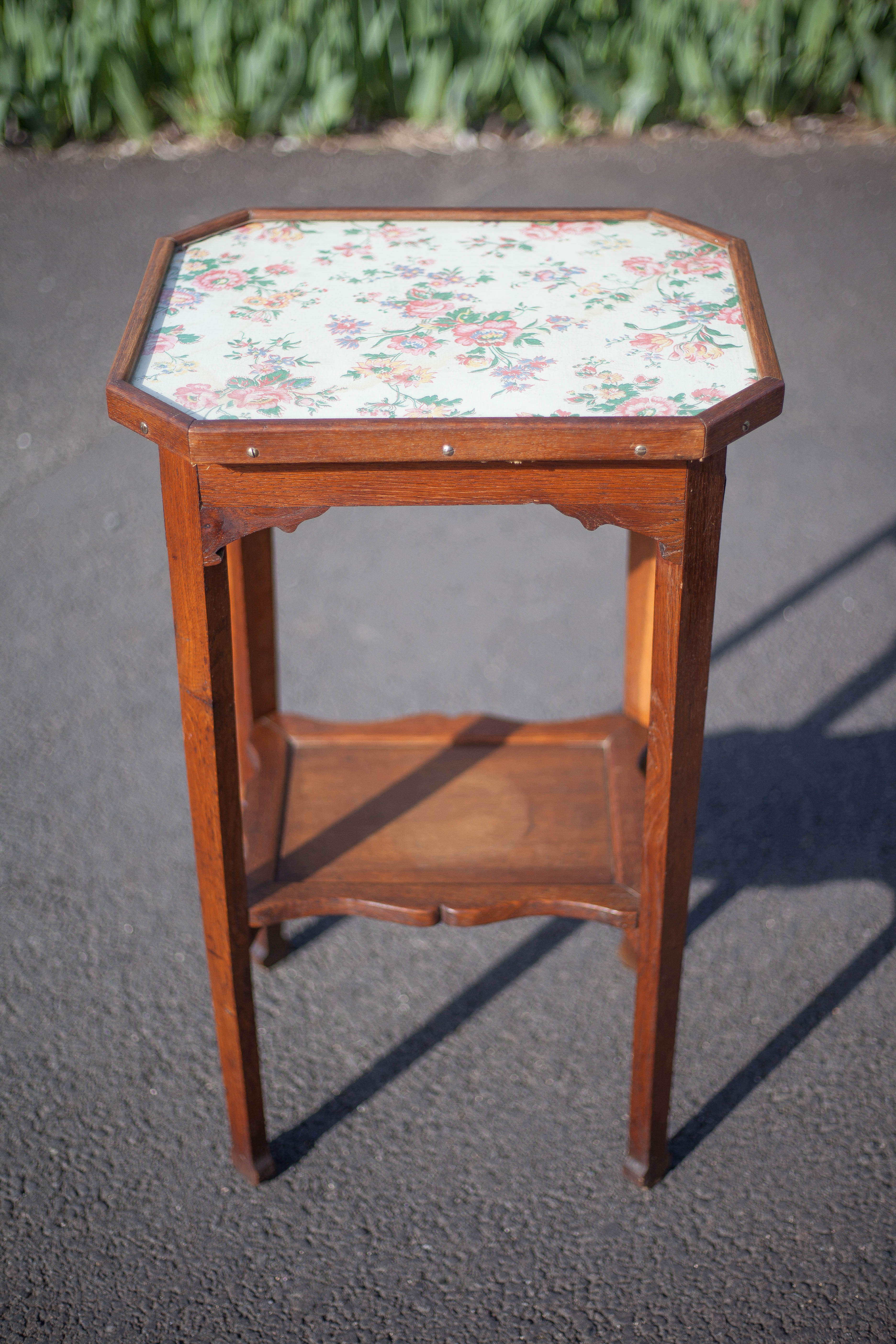 Antique wood pedestal table, 30