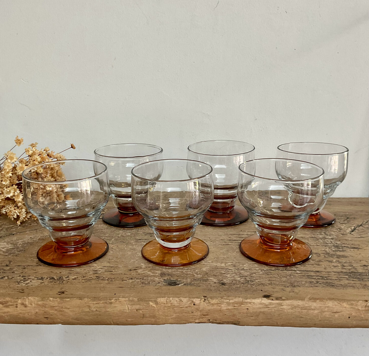 6 vintage glasses with amber feet