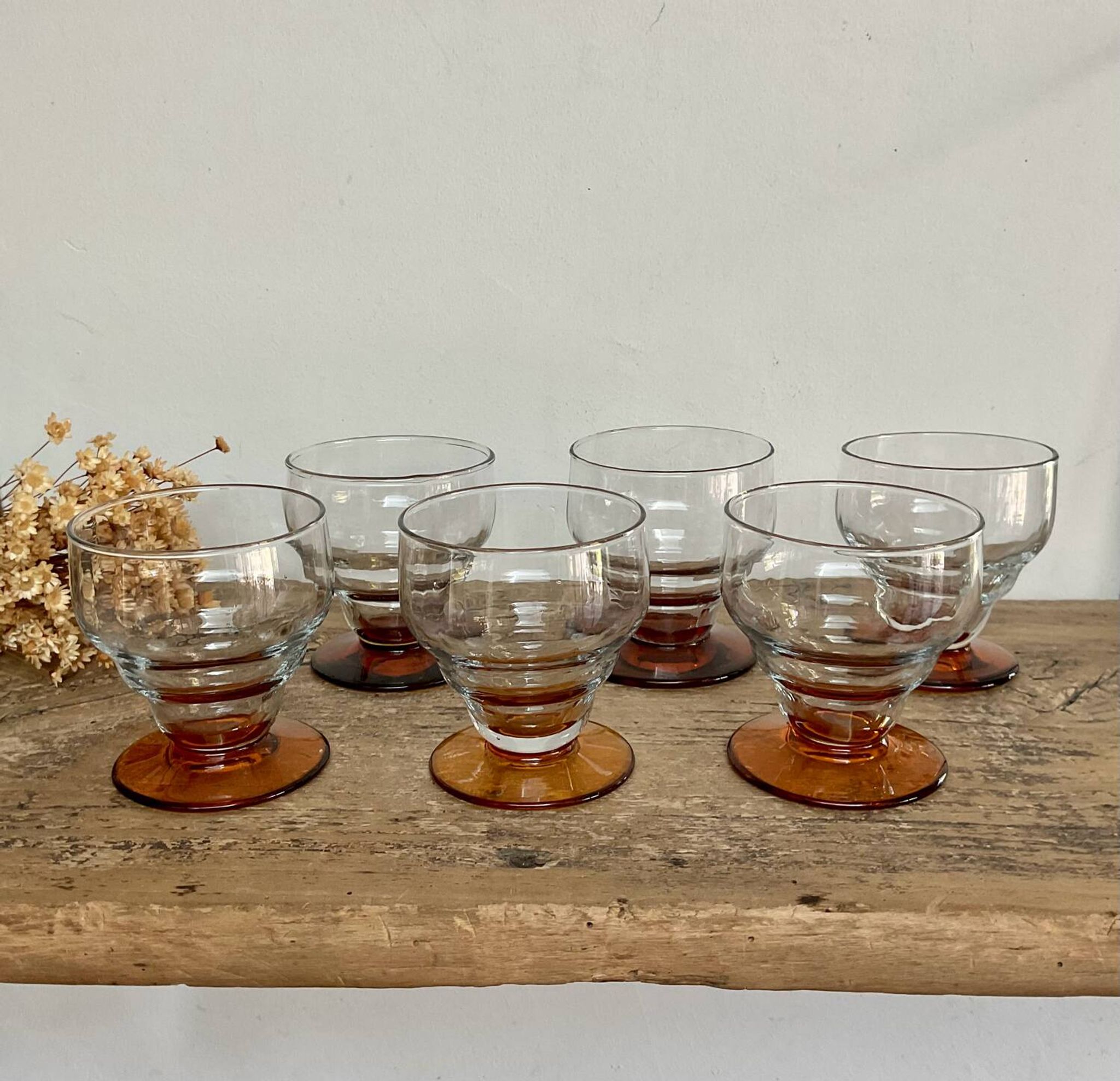 6 verres vintage aux pieds ambrés