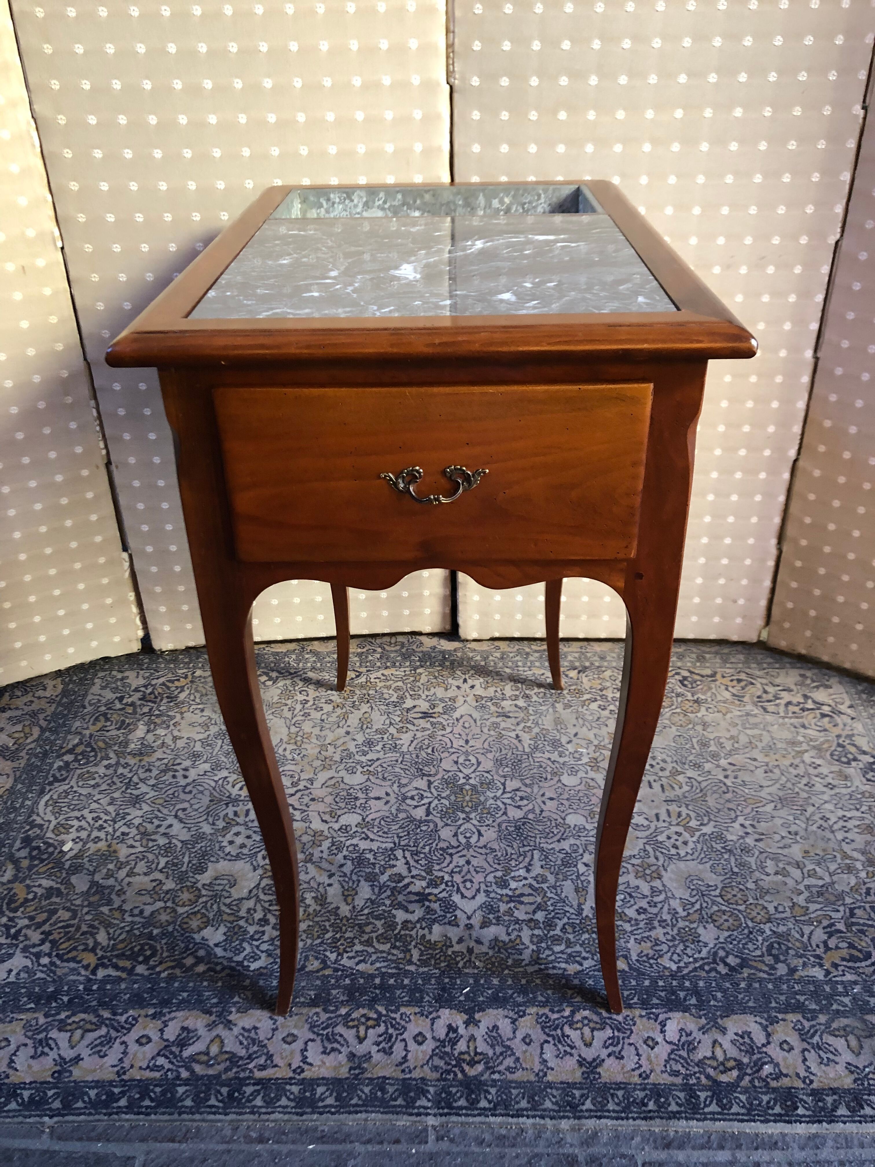 Louis XV-style cherry freshener table