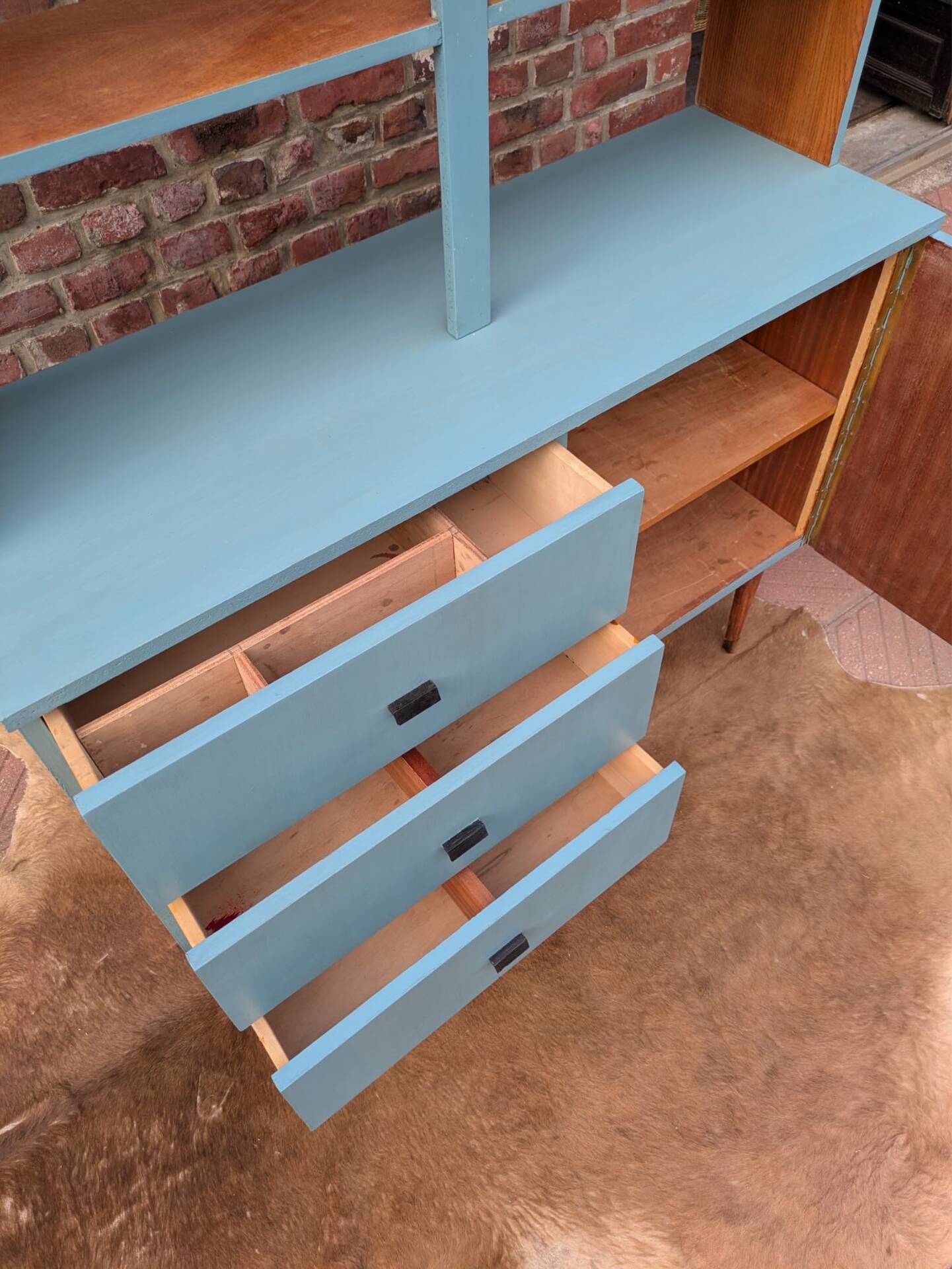 Buffet vintage peint