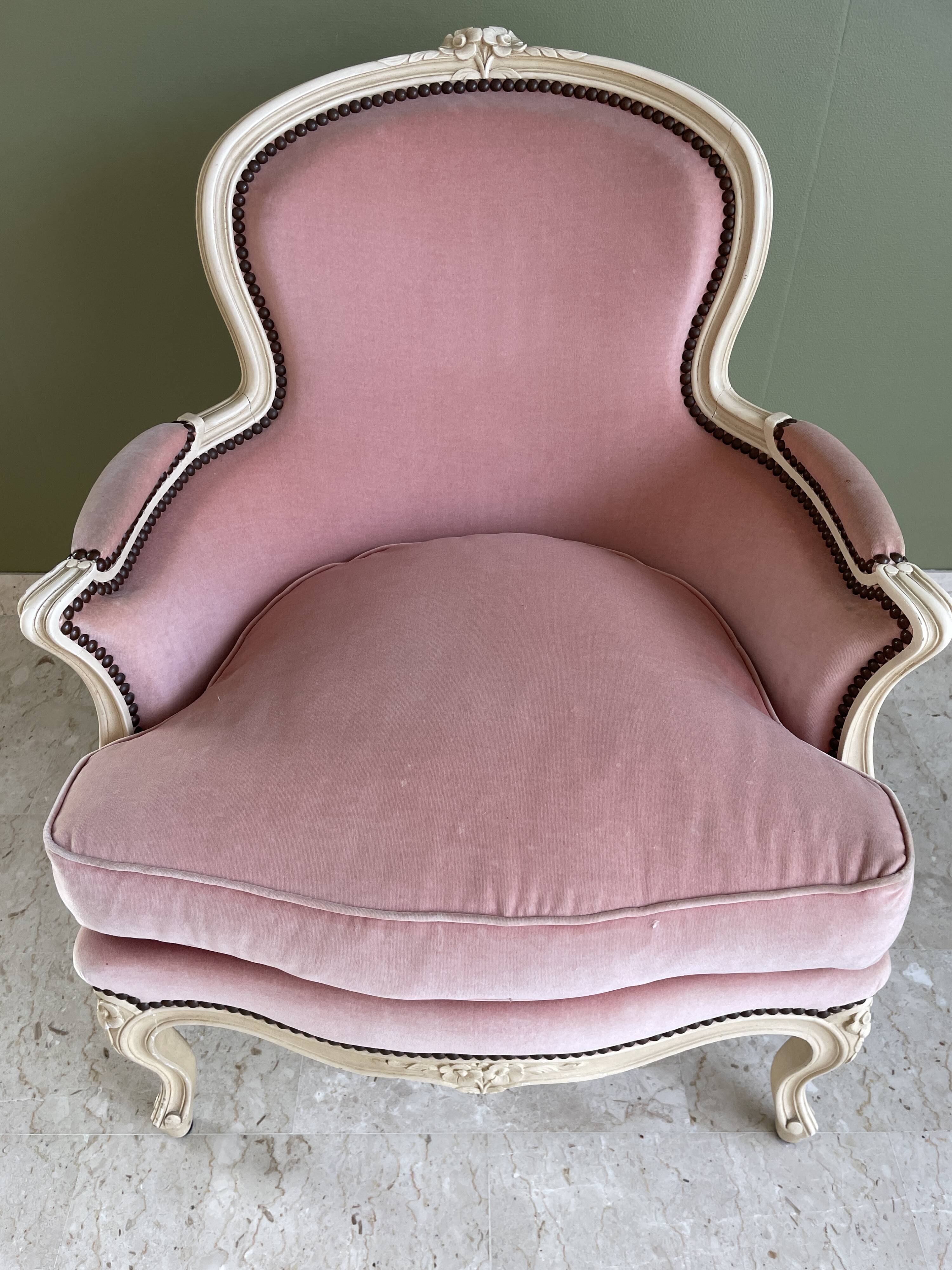 Paire de fauteuils bergères style Louis XV