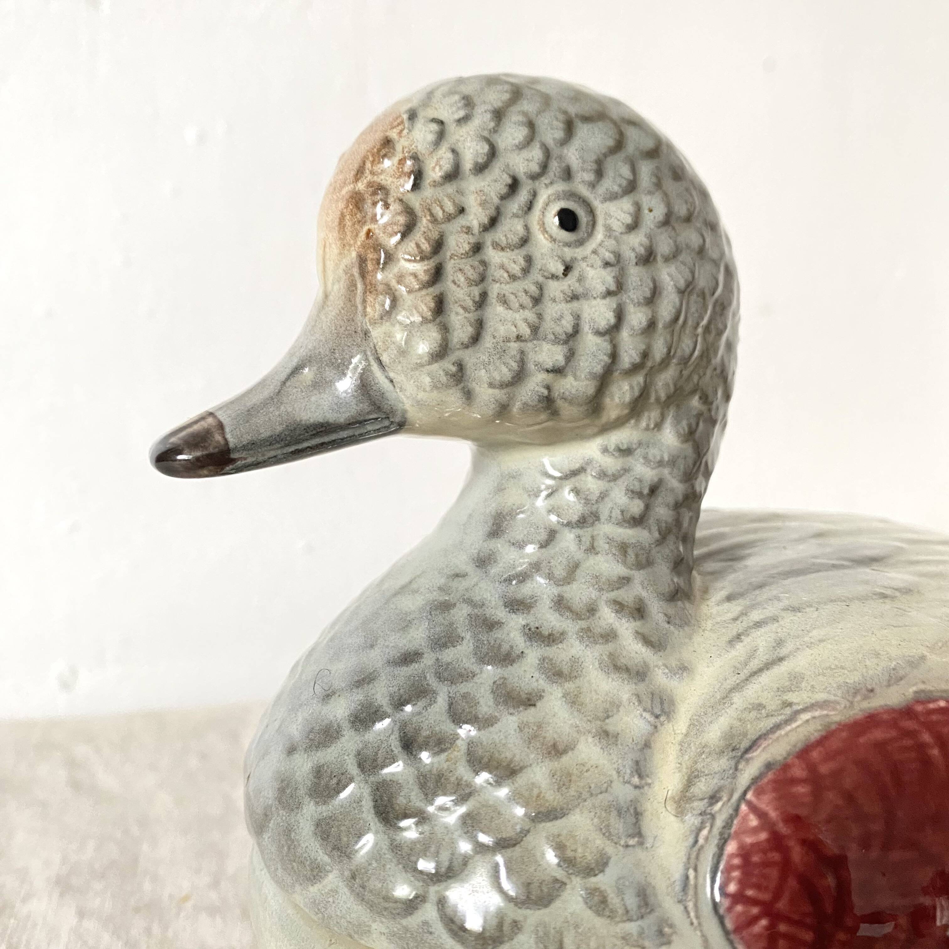 Canard en céramique barbotine