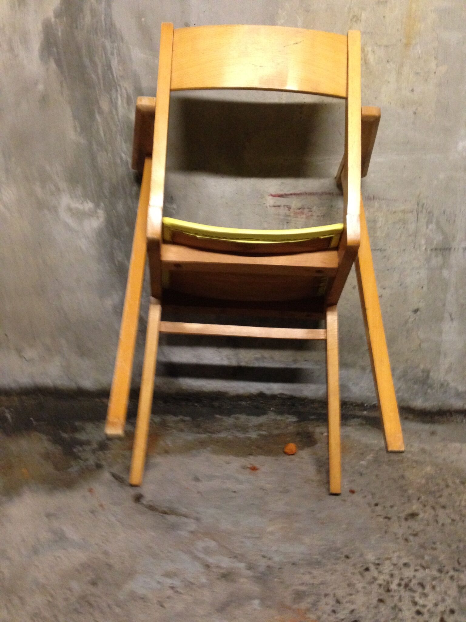 Fauteuil bridge skaï jaune et bois