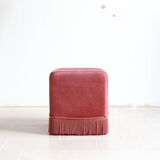 Pink velvet pouf with fringes