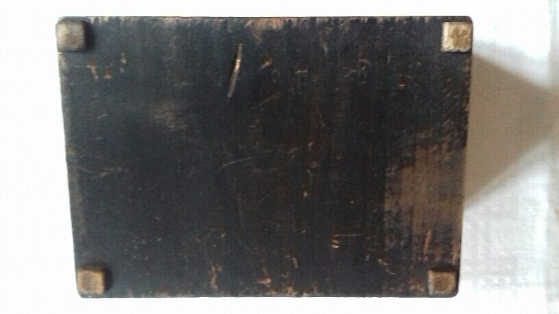 Old box row mail, jewelry, elm magnifying glass