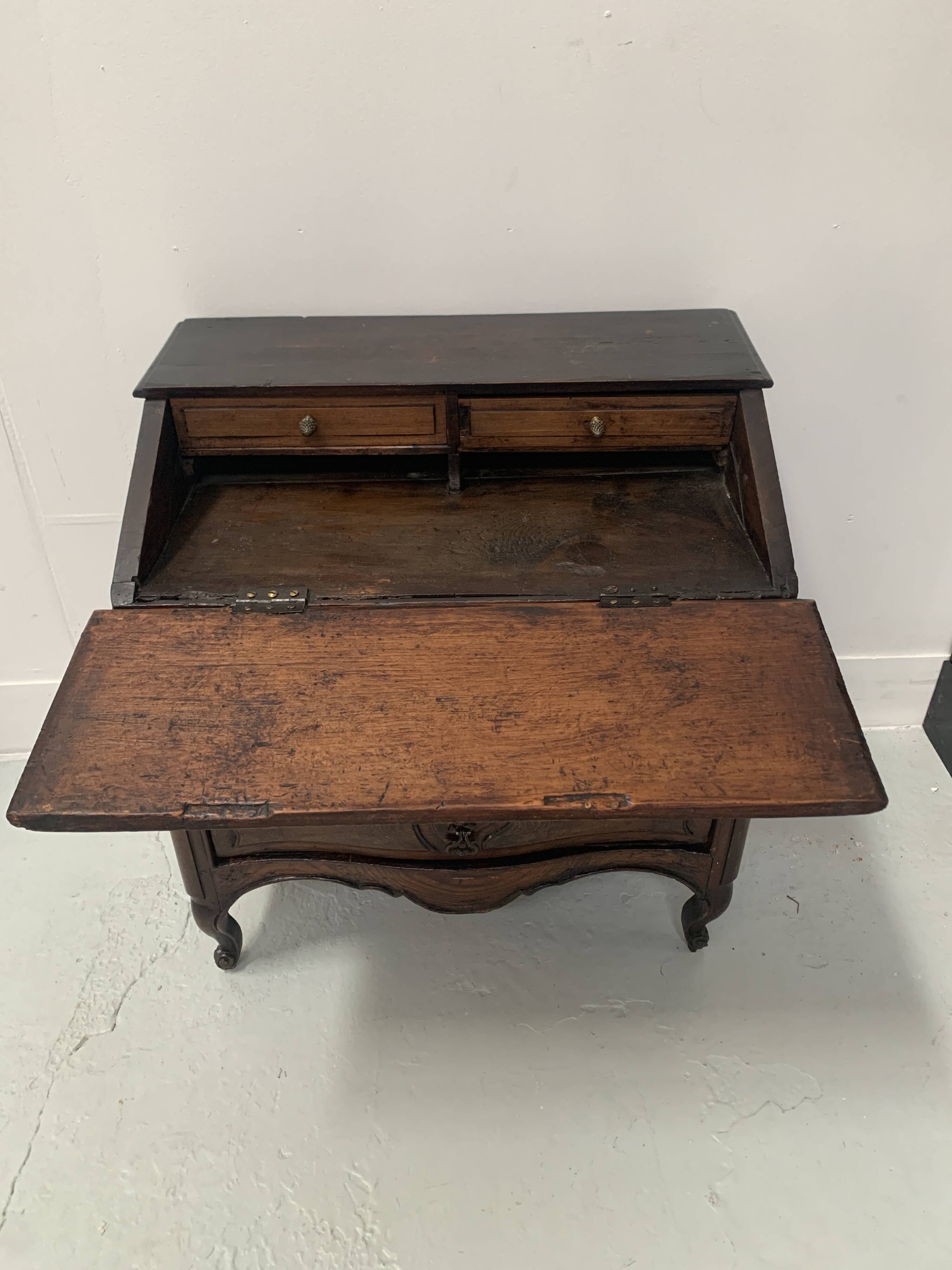 Master piece of furniture in carved oak 18th century chest of drawers