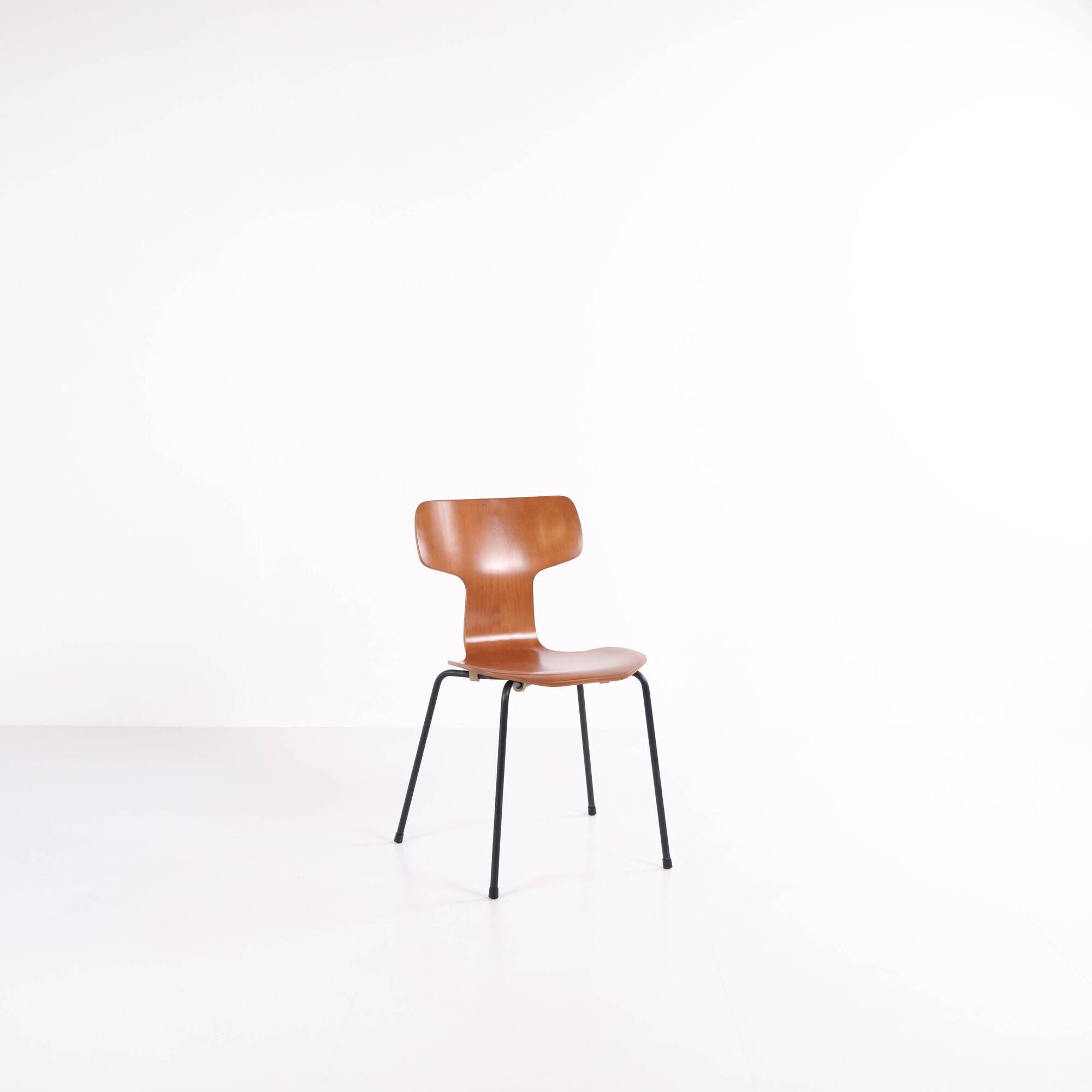 Set of 6 dining chairs – T-Chair / Hammer Chair – Model 3103 – Fritz Hansen