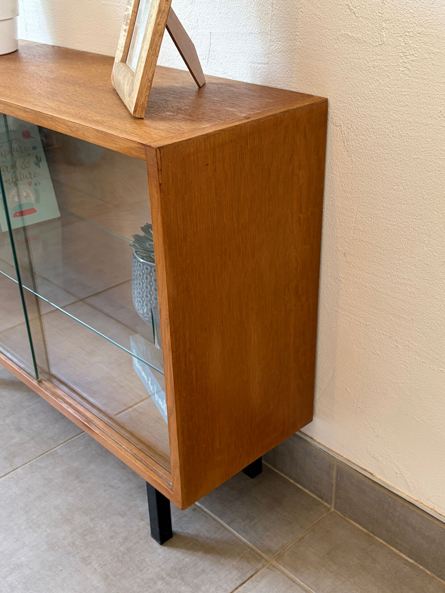Vintage display cabinet/TV unit from the 1960s.