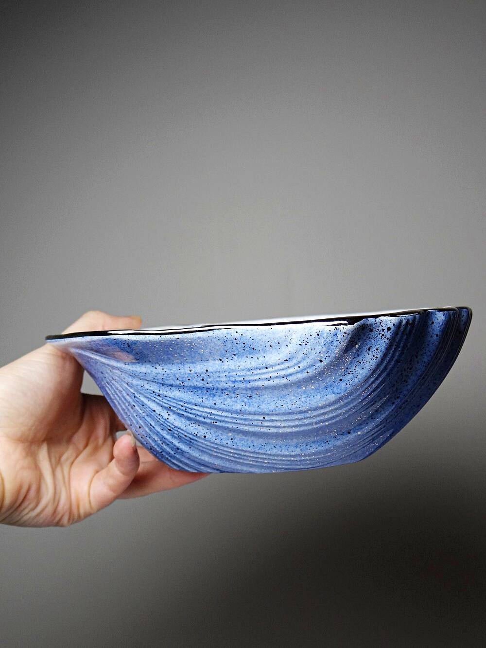 Large shell-shaped ceramic trinket dish, vintage 80s Christian Dior.