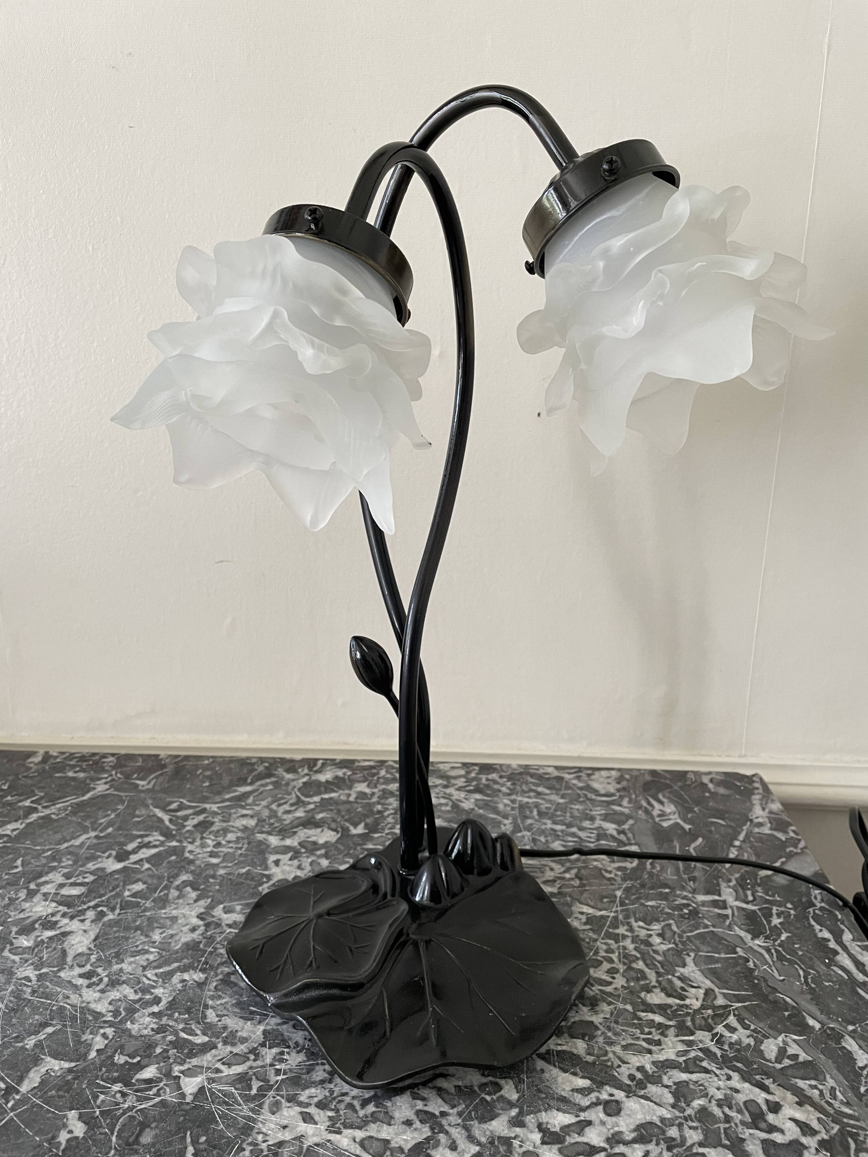 Water lily lamp