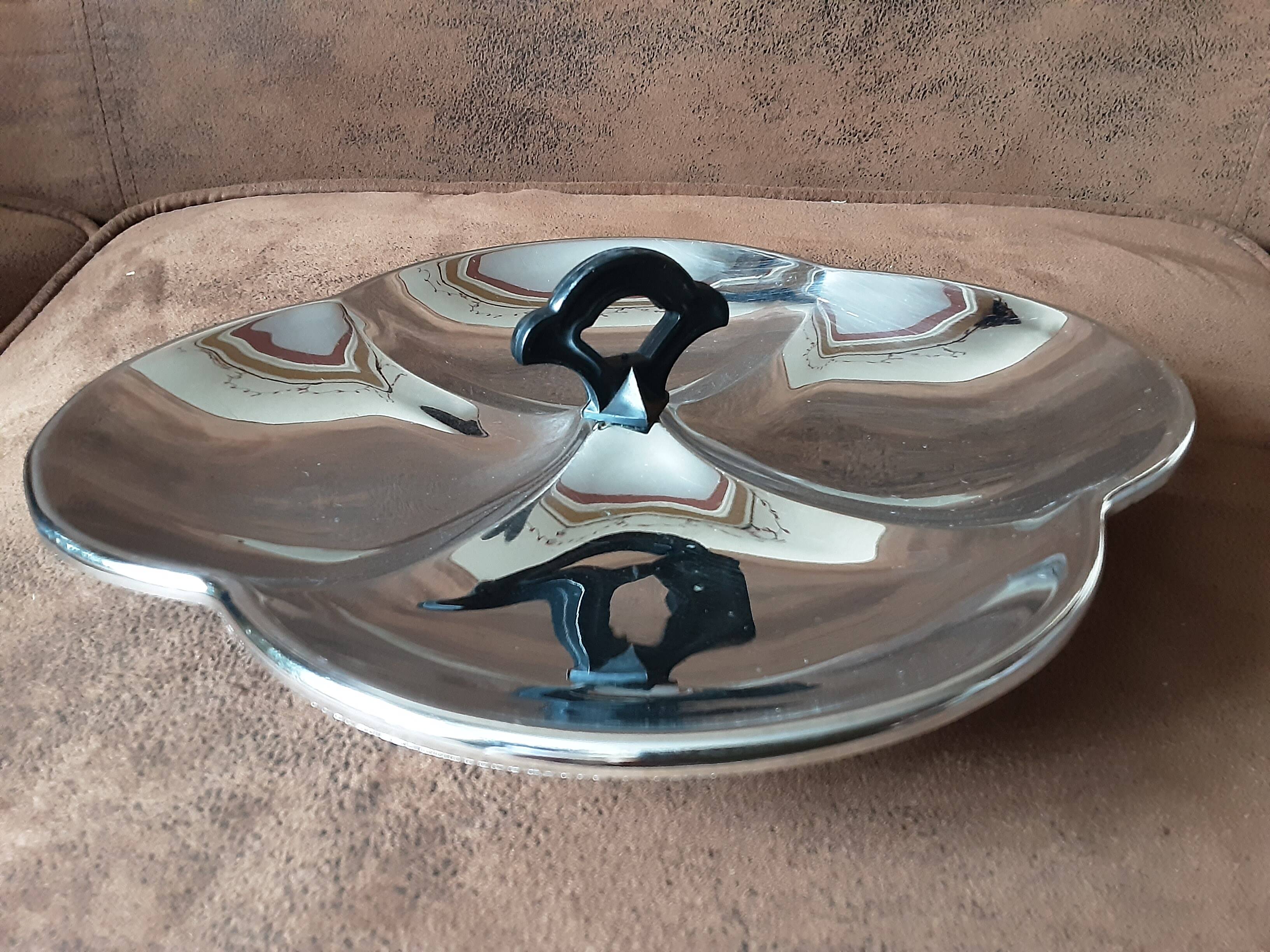 Metal compartment dish