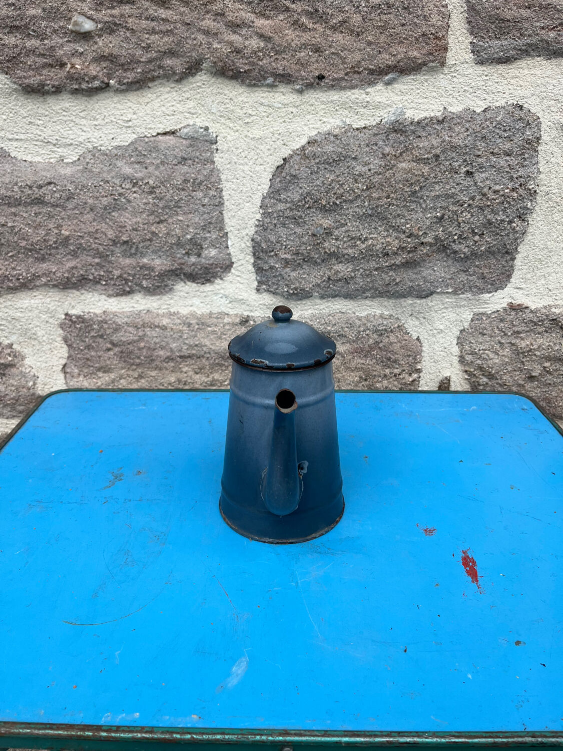 Enamelled coffee maker