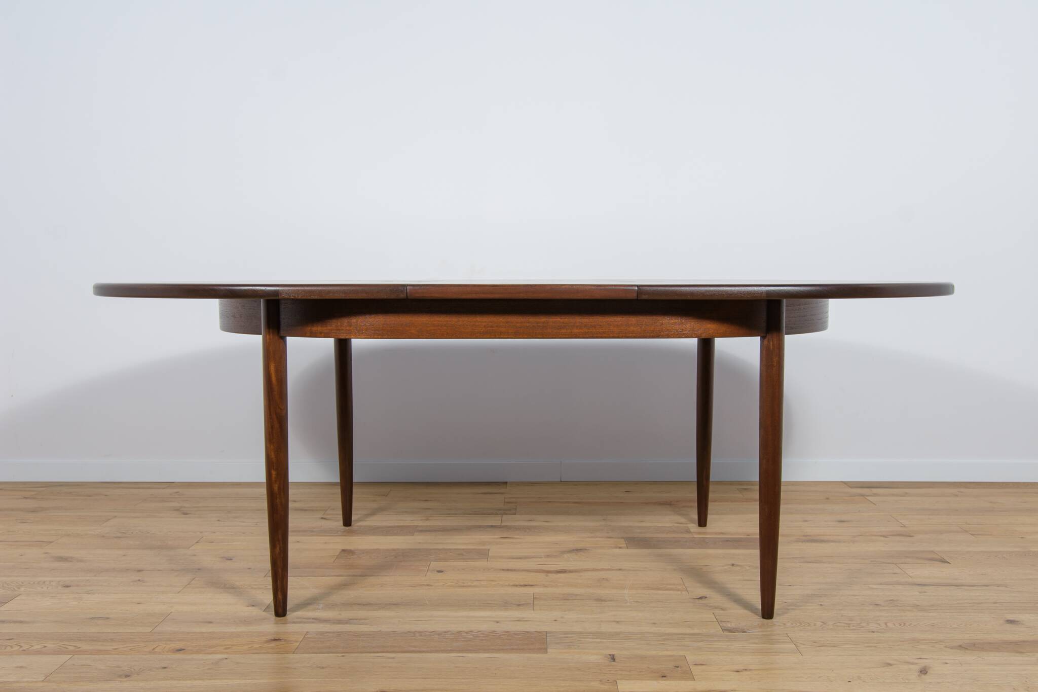 Mid-Century Oval Dining Table in Teak from G-Plan, 1960s